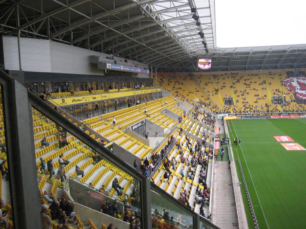 Glucksgas-Stadion_01