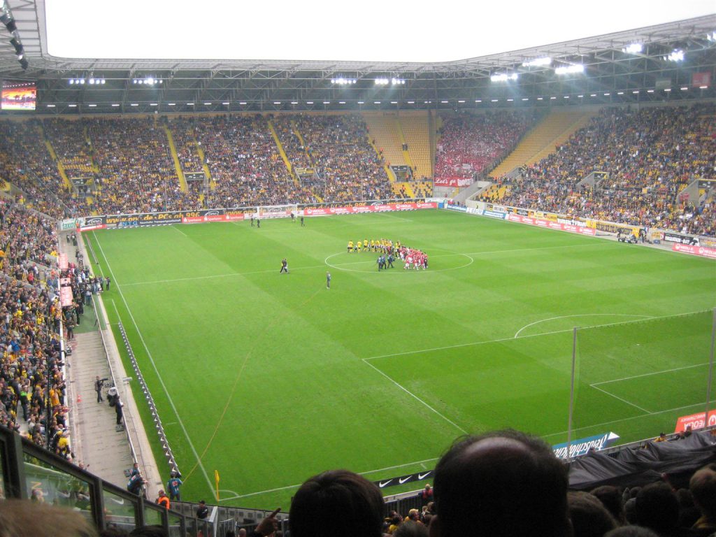 Glucksgas-Stadion_04